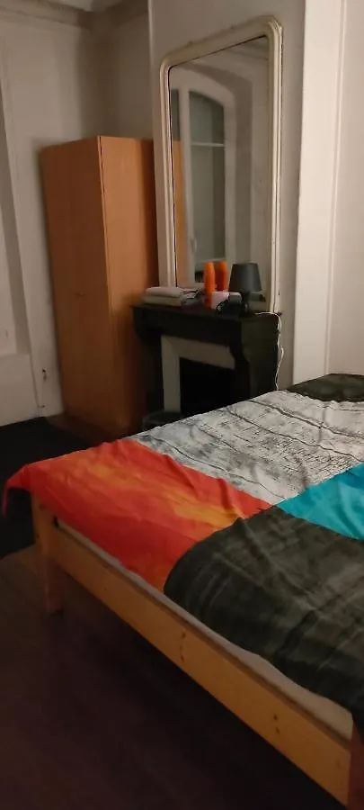 Private Room III For 1 Person Maximum In Our Family Apartment In Paris 10, Near La Gare Du Nord