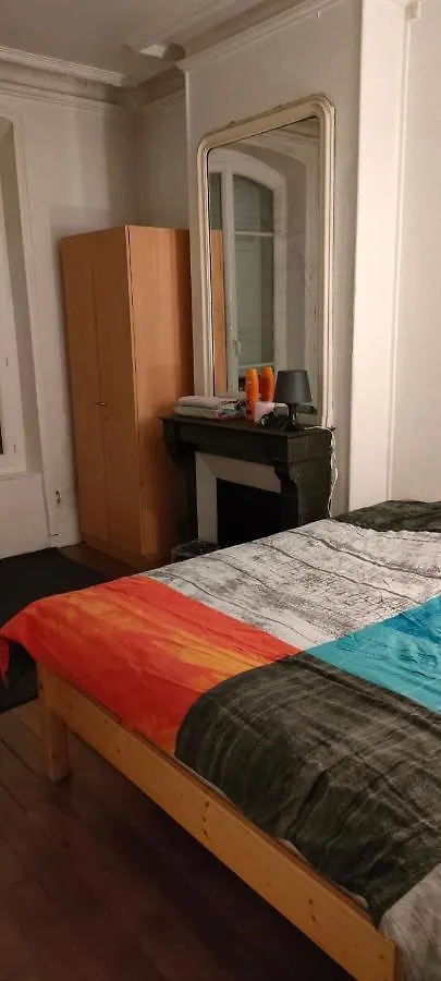 Homestay Private Room III For 1 Person Maximum In Our Family Apartment In Paris 10, Near La Gare Du Nord