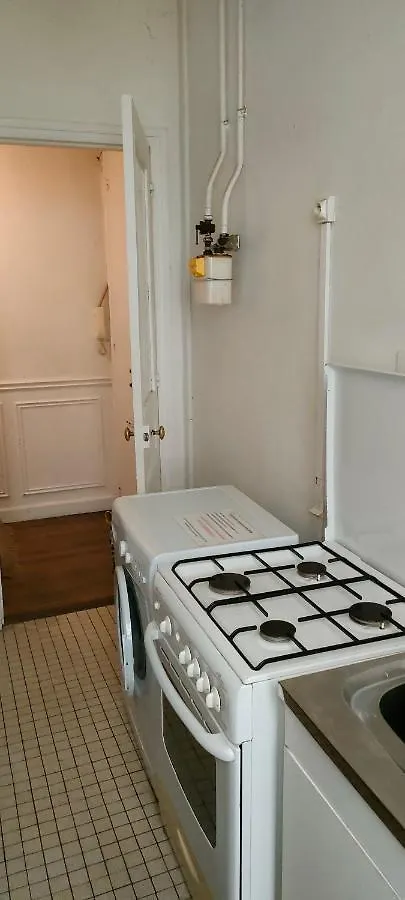 Private Room III For 1 Person Maximum In Our Family Apartment In Paris 10, Near La Gare Du Nord Homestay