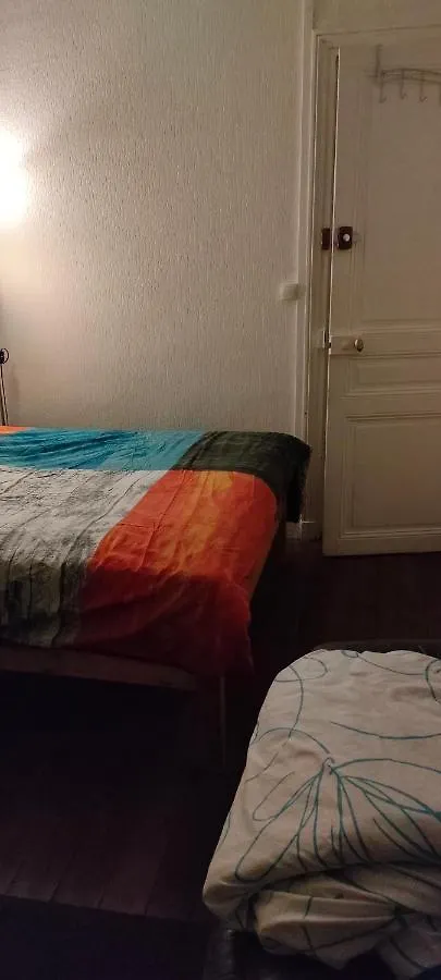 Private Room III For 1 Person Maximum In Our Family Apartment In Paris 10, Near La Gare Du Nord